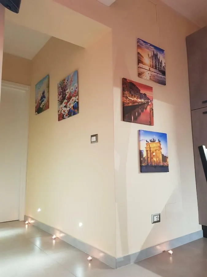 Apartment Suite In Milano Certosa Station
