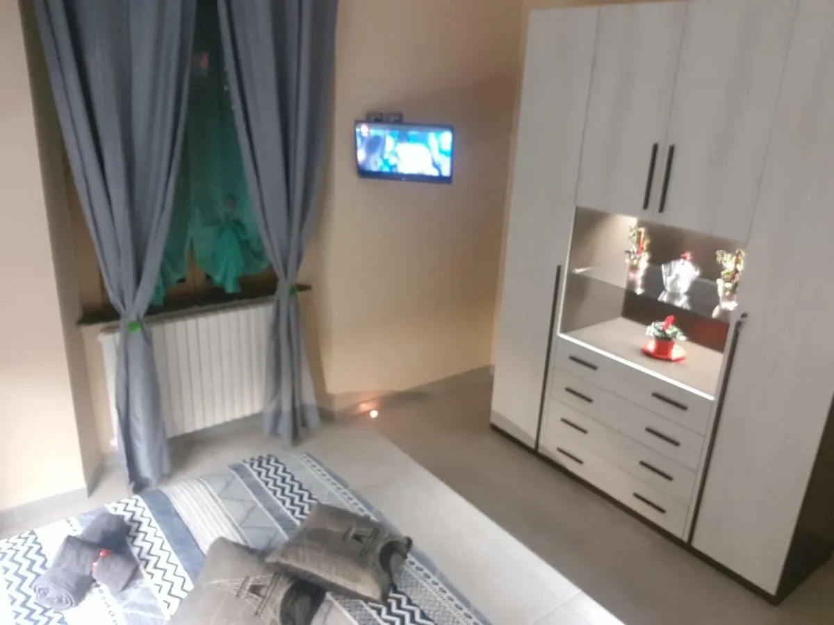 Apartment Suite In Milano Certosa Station Italy