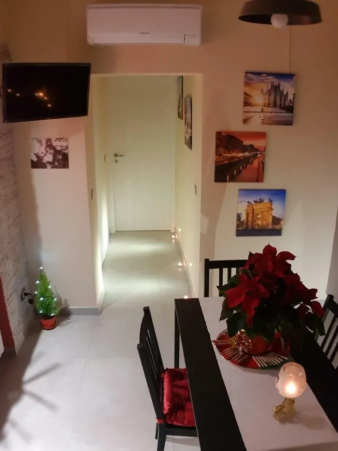 Suite In Milano Certosa Station 0*, Milan Italy