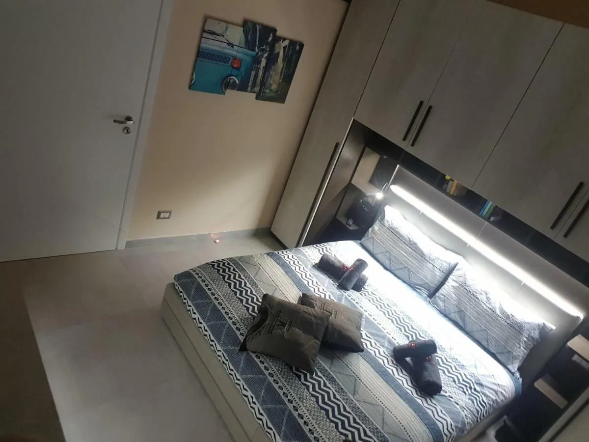 Apartment Suite In Milano Certosa Station